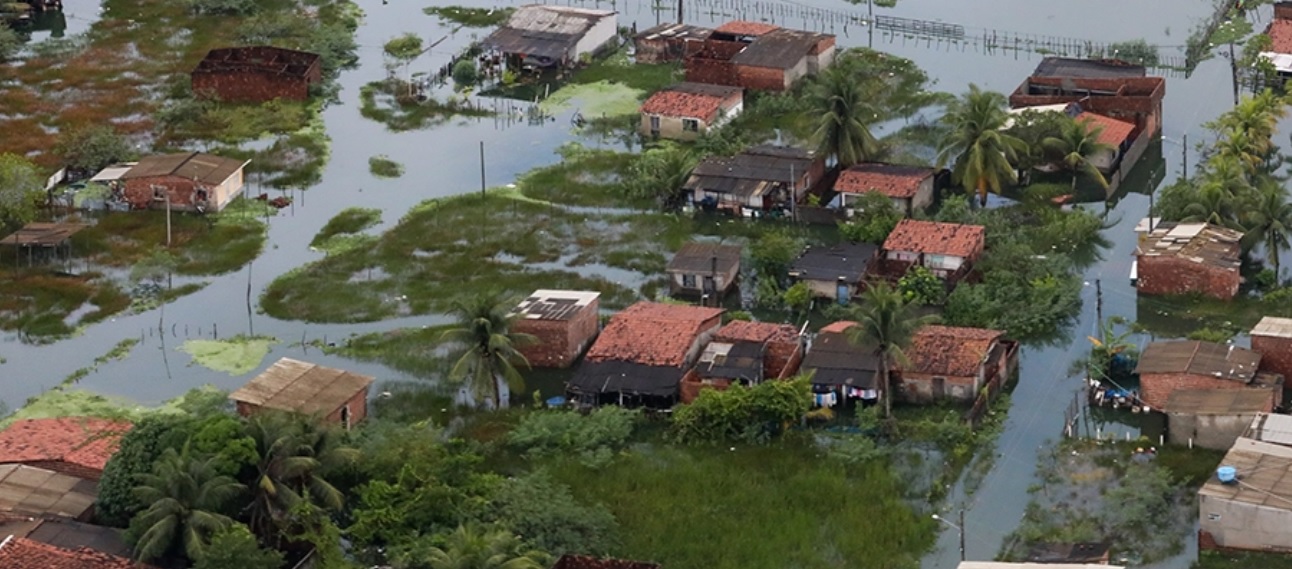 Mudança Climática e urbanização arriscada agravaram danos de chuva no Nordeste, diz estudo de atribuição
