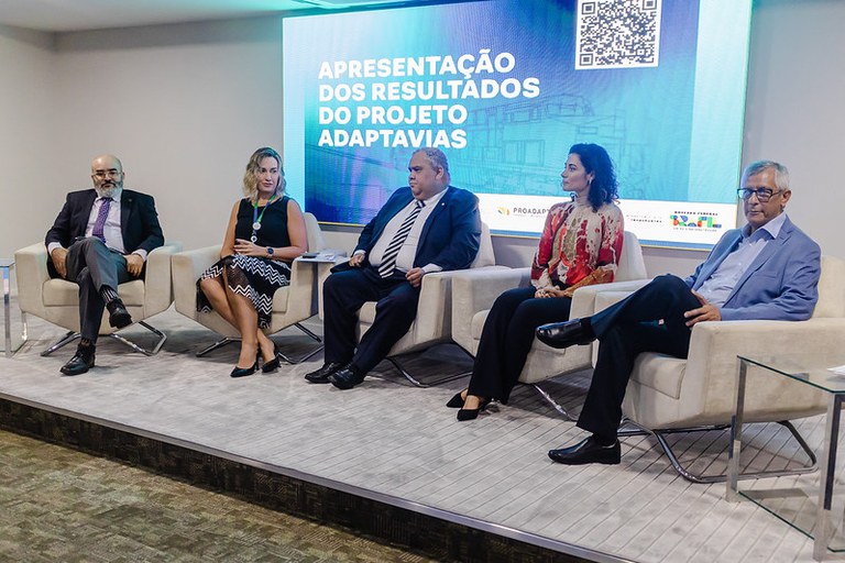 Plataforma AdaptaBrasil, com participação do INPE, apresenta dados inéditos sobre riscos climáticos para ferrovias e rodovias federais, artigo publicado pelo MCTI.